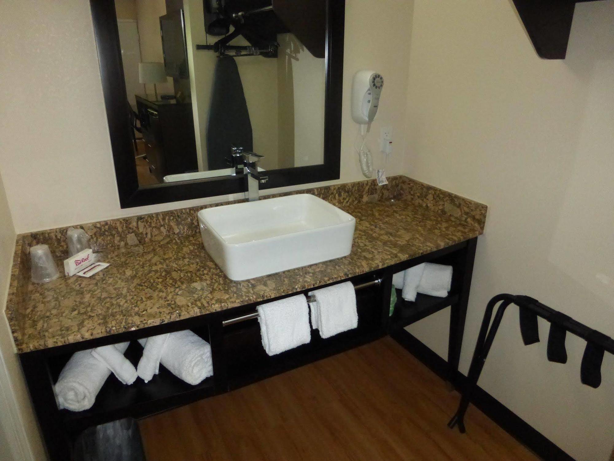 Red Roof Inn Plus+ Birmingham East - Irondale/Airport Dış mekan fotoğraf